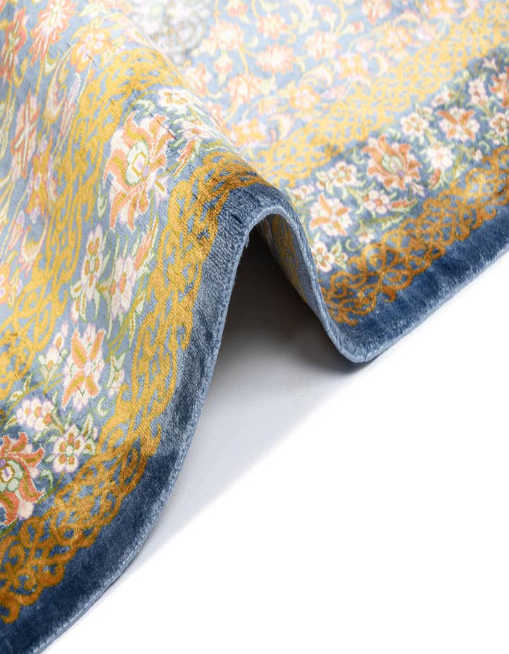 Detail image of 2' 7 x 4' 2 Ghom Silk Rug