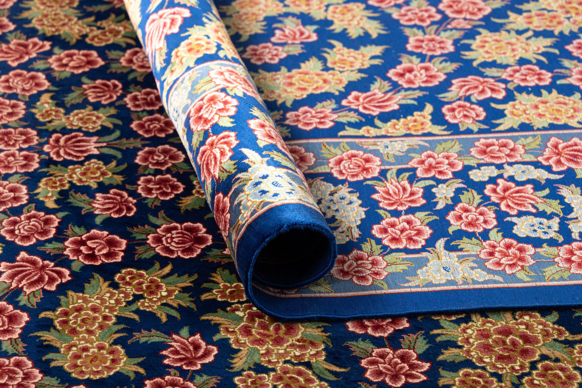 4' 4 x 6' 7 Ghom Silk Rug