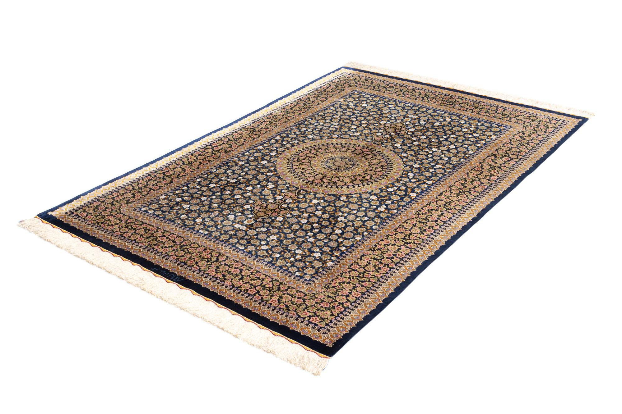 4' 4 x 6' 4 Ghom Silk Rug