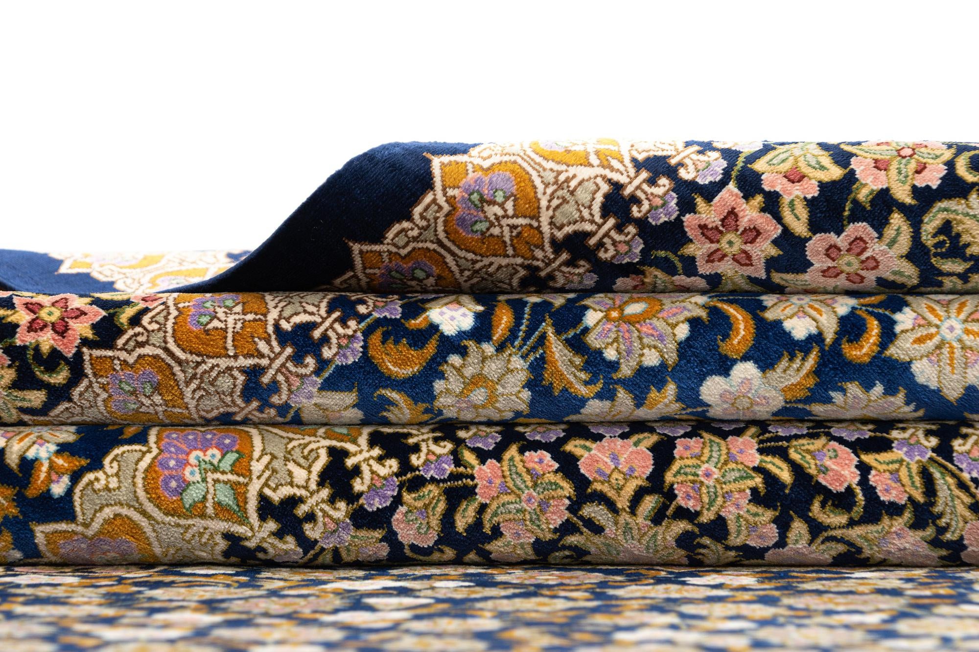4' 4 x 6' 4 Ghom Silk Rug