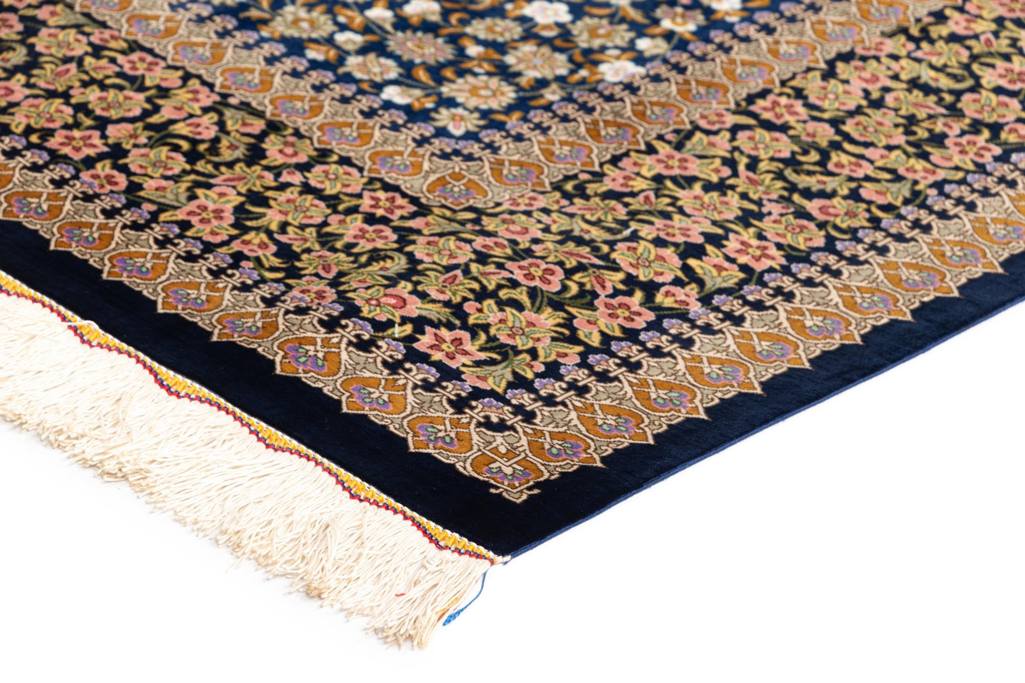 4' 4 x 6' 4 Ghom Silk Rug
