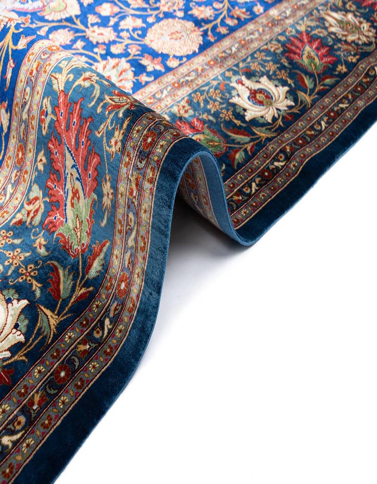 Detail image of 6' 7 x 9' 9 Ghom Silk Rug