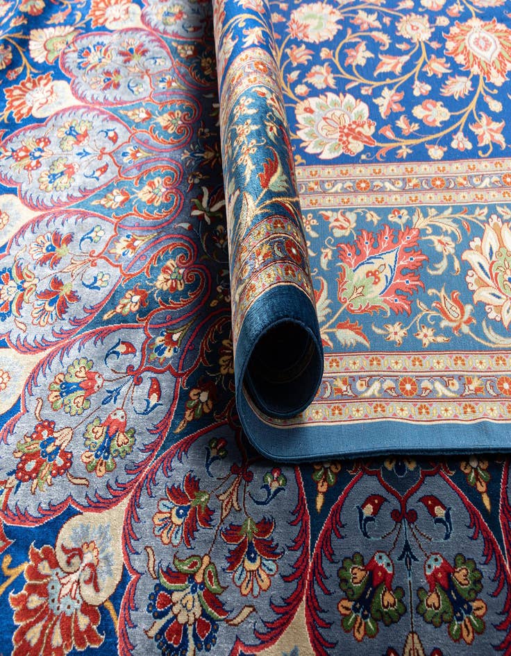 Detail image of 6' 7 x 9' 9 Ghom Silk Rug