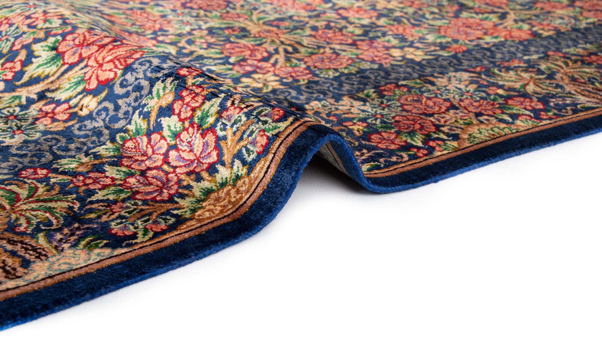 2' 7 x 4' 1 Ghom Silk Rug