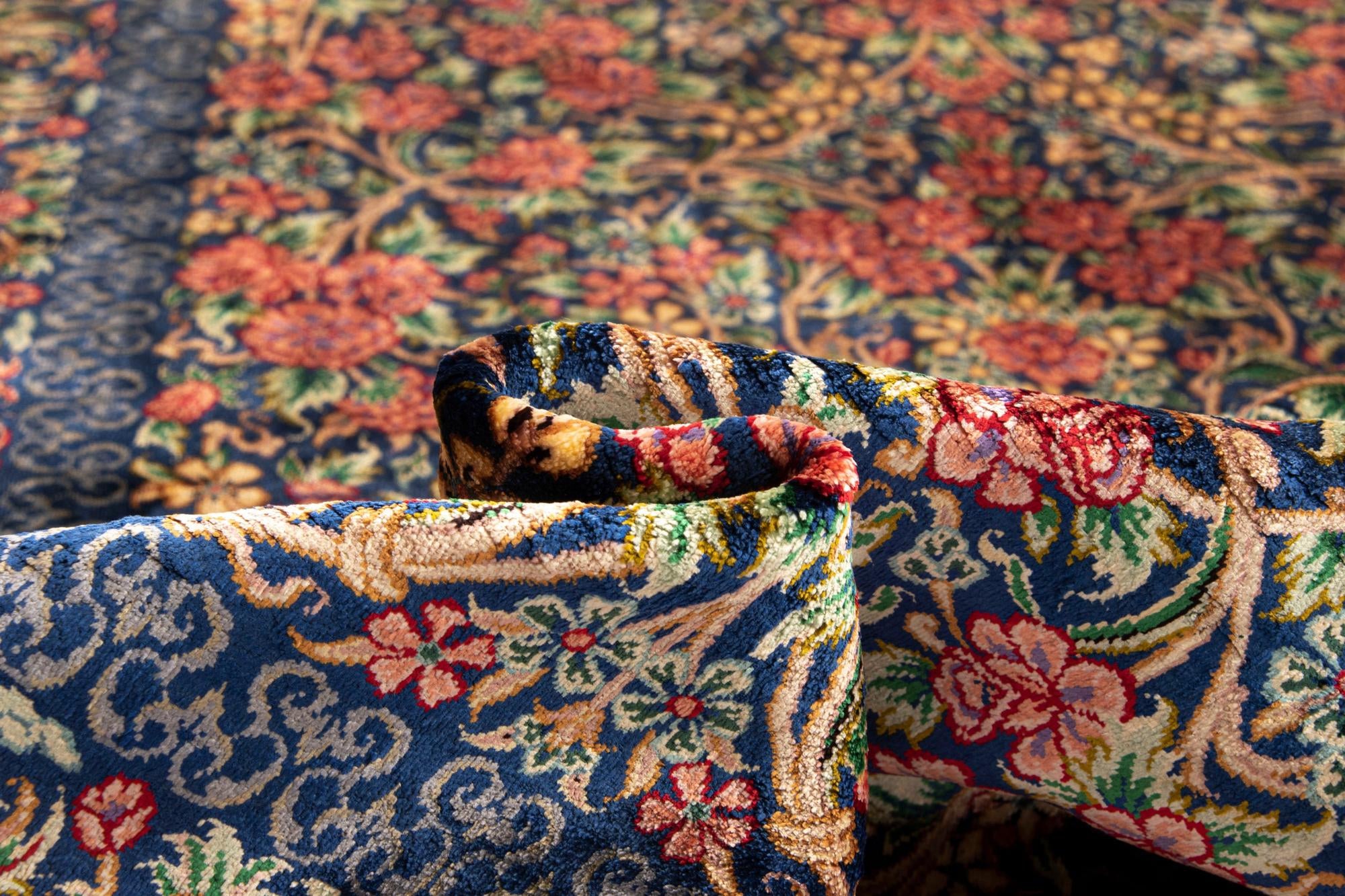2' 7 x 4' 1 Ghom Silk Rug