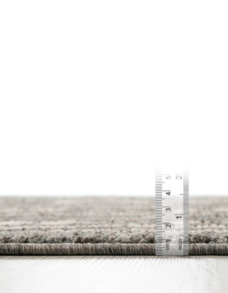 Detail image of 2' 7 x 12' 6 Grand Tradition Rug