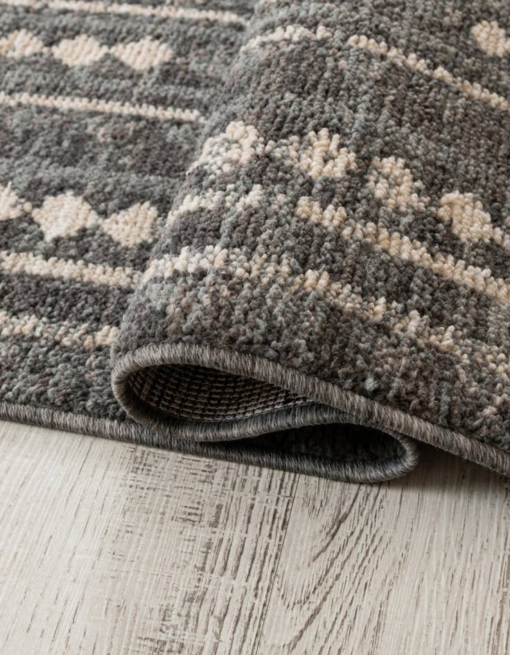 Detail image of 5' x 5' Grand Tradition Rug