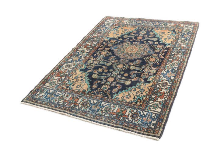 Detail image of 4' 1 x 6' 2 Hamedan Rug