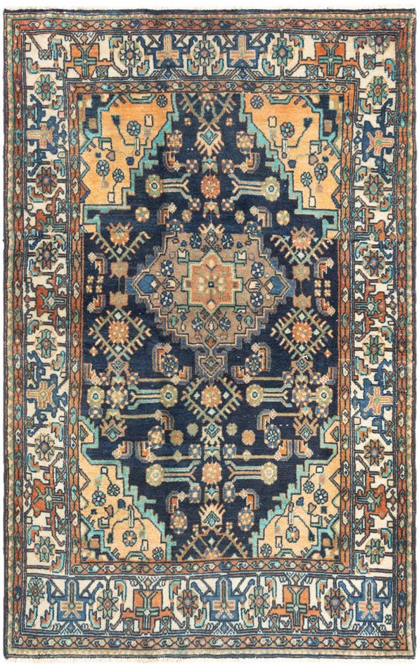 Detail image of 4' 1 x 6' 2 Hamedan Rug