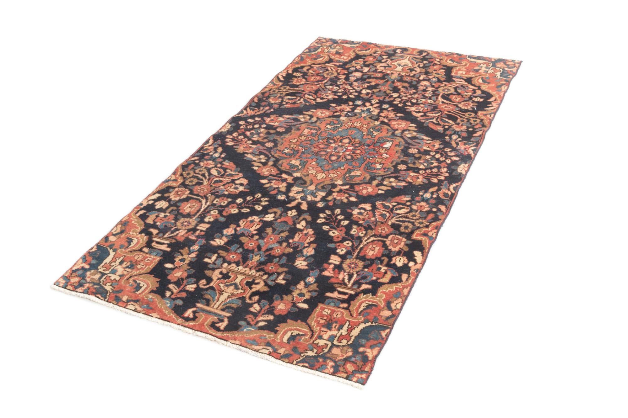 3' 5 x 6' 9 Hamedan Rug