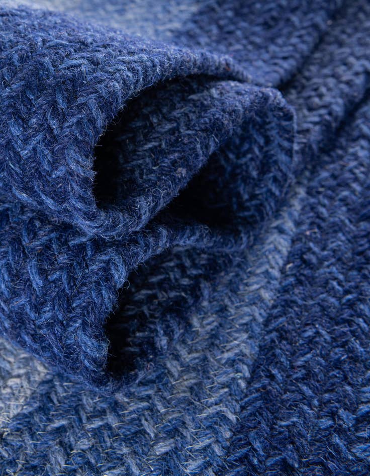 Detail image of 5' 1 x 8'  Hand Hand Braided Wool Rug