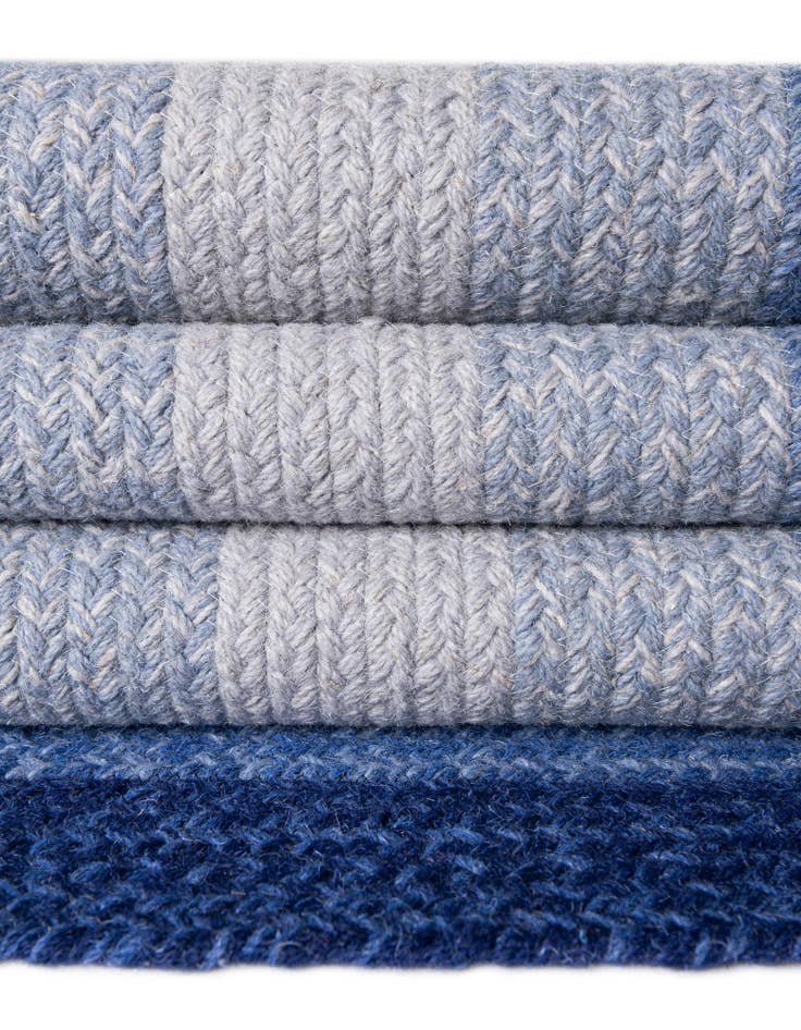 Detail image of 5' 1 x 8'  Hand Hand Braided Wool Rug