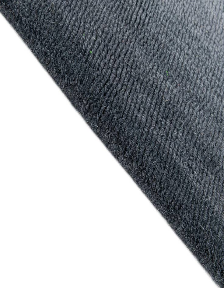 Detail image of 3' 3 x 5' 1 Hand Tufted Wool Rug