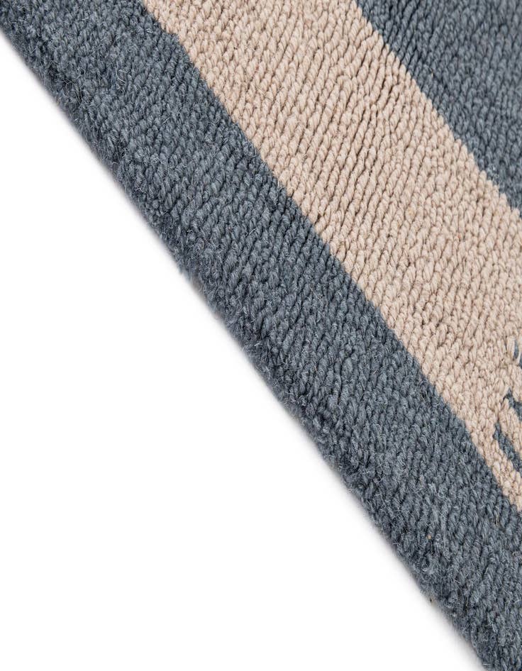 Detail image of 5' 1 x 8' 1 Hand Tufted Wool Rug