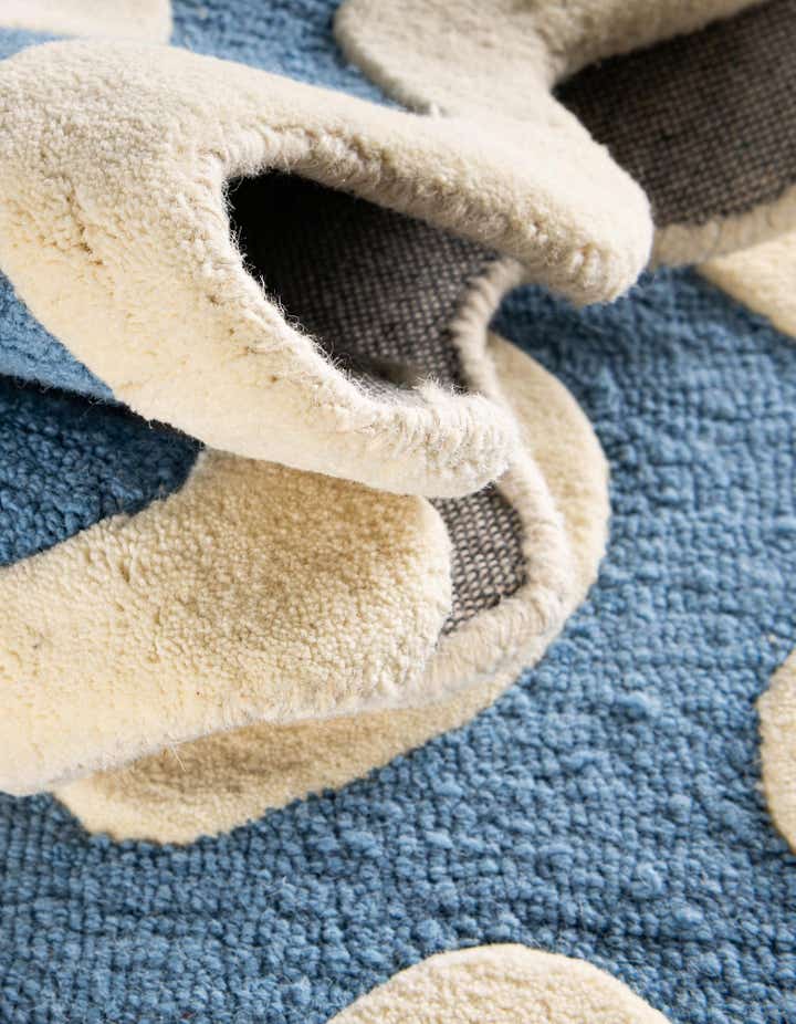 7' 10 x 10' Happy Rugs Wiggles Wool