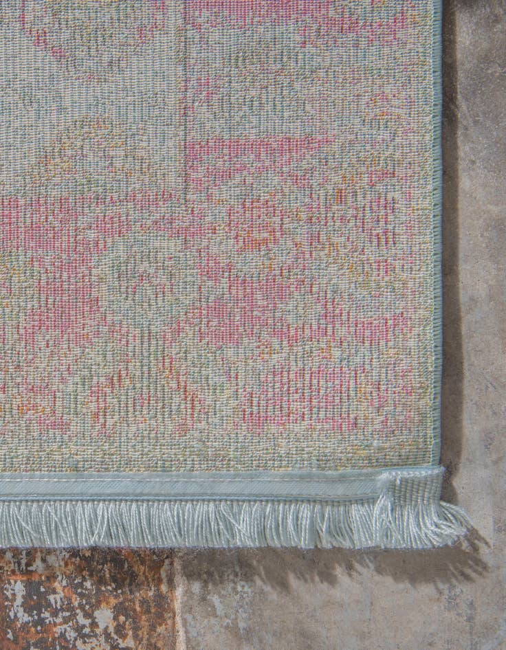 Detail image of 5' 5 x 8' Havana Rug