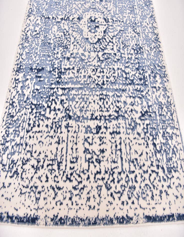Detail image of 5' 2 x 7' 3 Heritage Rug