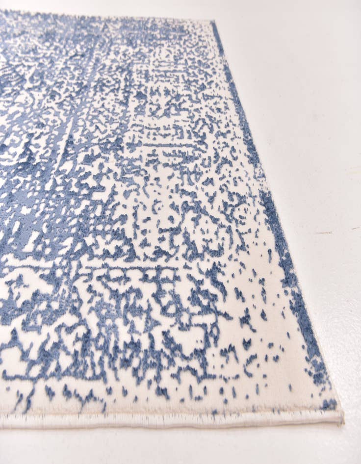 Detail image of 5' 2 x 7' 3 Heritage Rug