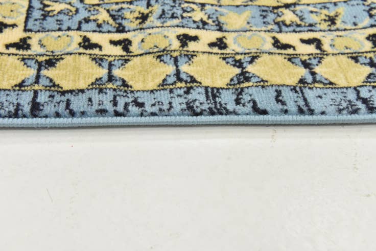 Detail image of 5' 3 x 7' 3 Heriz Design Rug