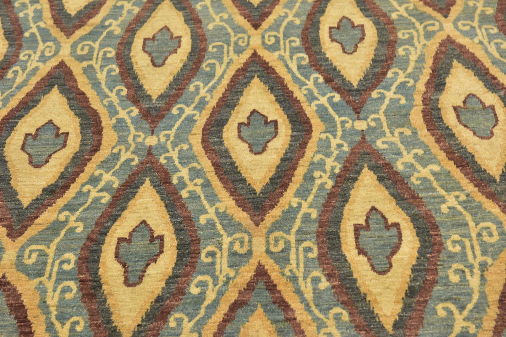 5' 7 x 10' 8 Hand Knotted Ikat Rug