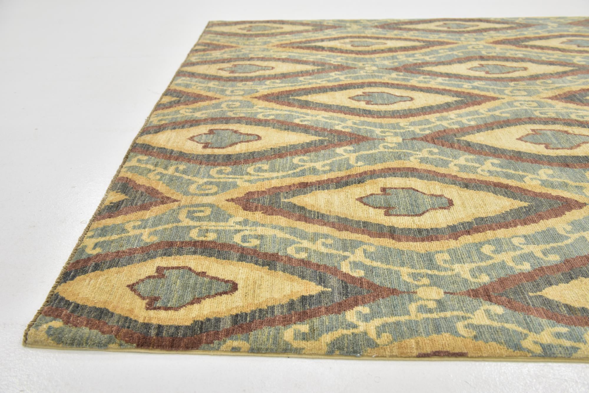 5' 7 x 10' 8 Hand Knotted Ikat Rug