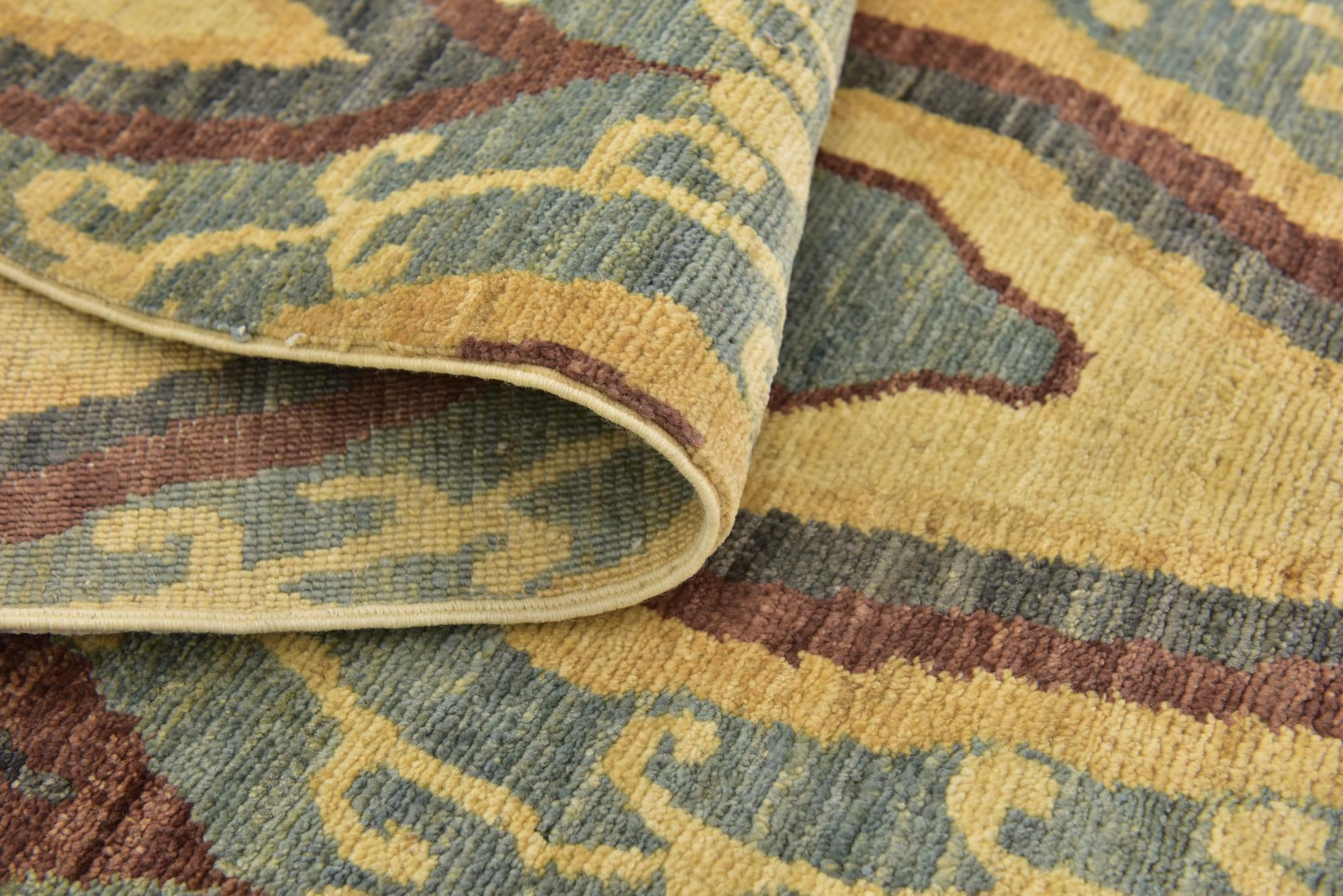 5' 7 x 10' 8 Hand Knotted Ikat Rug