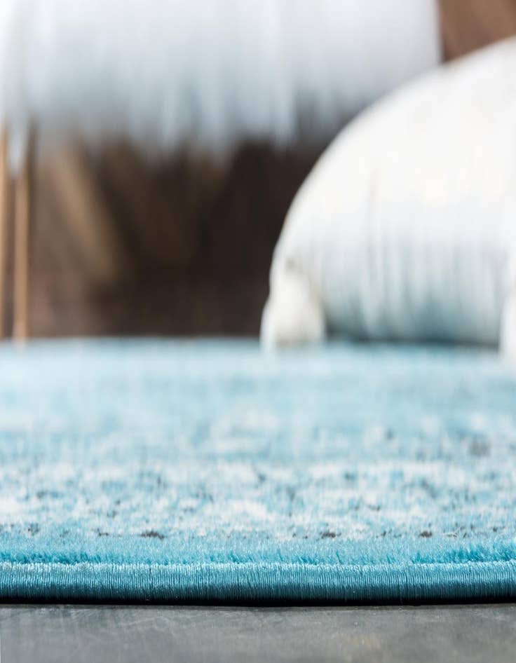 Detail image of 6' x 9' Istanbul Rug