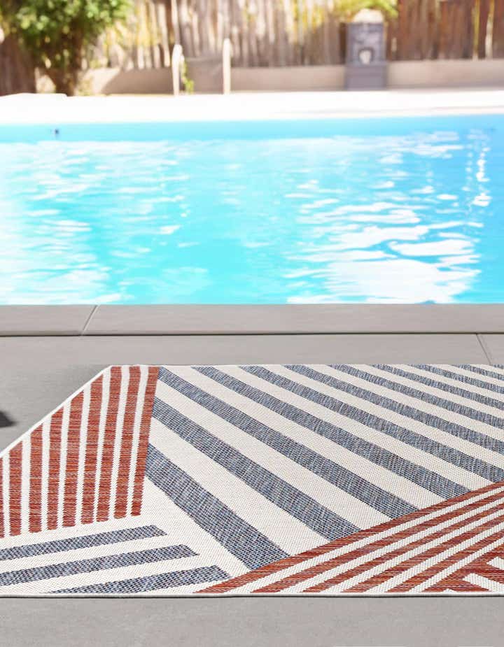 6' x 9' Easy-Clean Jill Zarin Indoor / Outdoor Rug