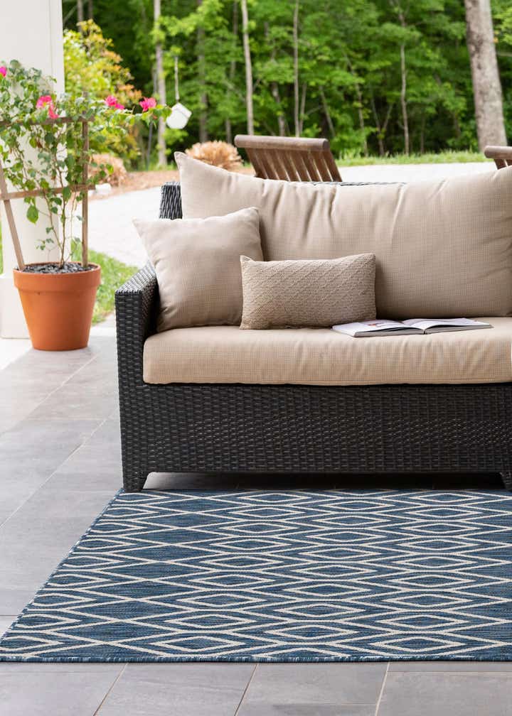 7' x 10' Easy-Clean Jill Zarin Turks and Caicos Indoor / Outdoor Rug
