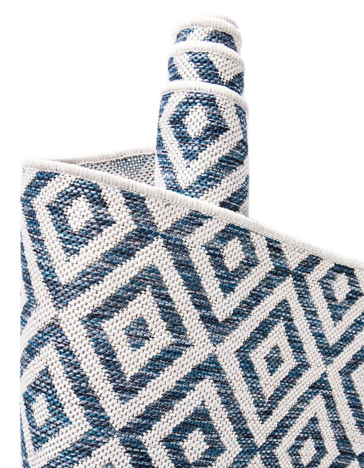 Detail image of 4' x 6' Easy-Clean Jill Zarin Costa Rica Indoor / Outdoor Rug