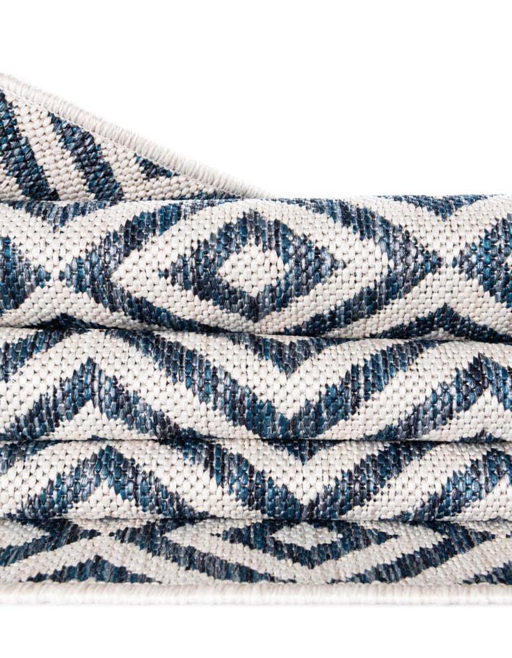 Detail image of 2' x 3' Easy-Clean Jill Zarin Costa Rica Indoor / Outdoor Rug