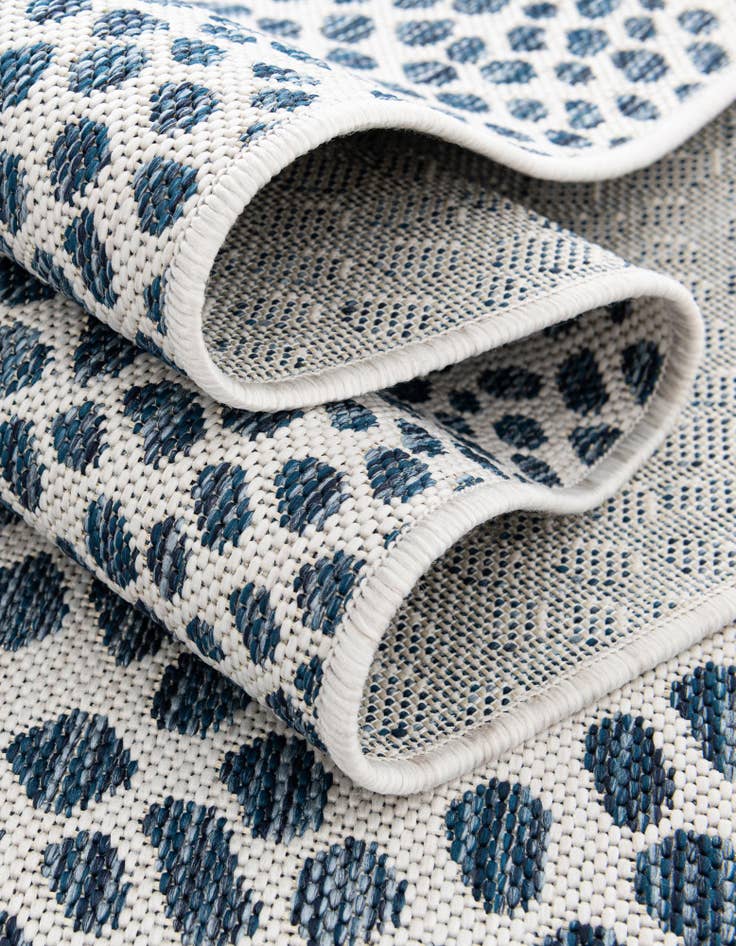 Detail image of 3' x 5' 3 Easy-Clean Jill Zarin Cape Town Indoor / Outdoor Rug