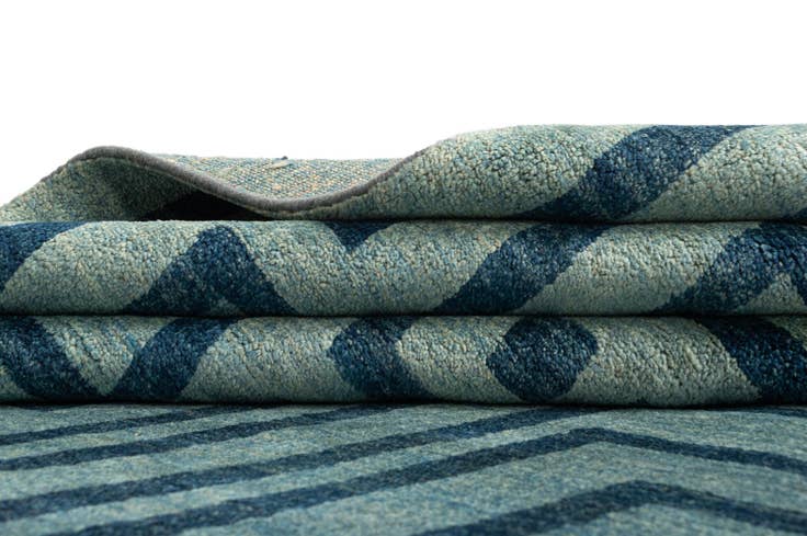 Detail image of 5' 5 x 8' 5 Juma Wool Rug