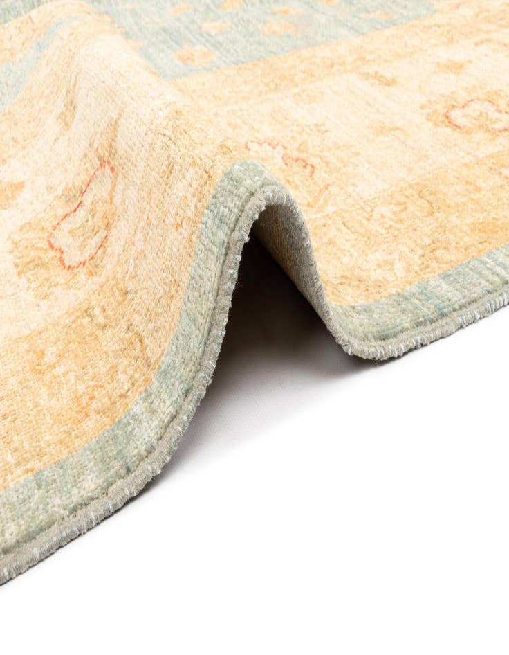 Detail image of 9' 11 x 14' 10 Kaizar Wool Rug