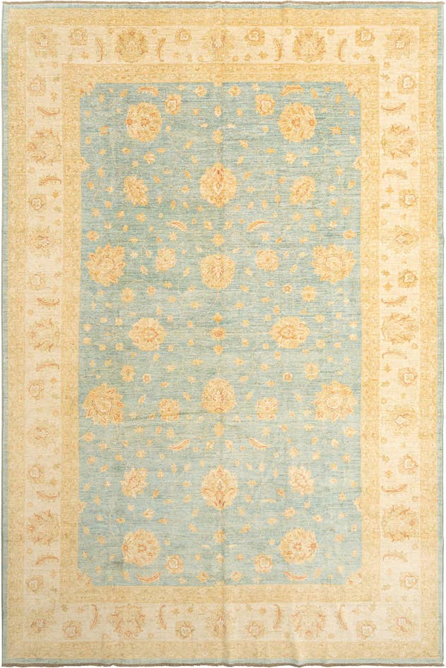 Detail image of 9' 11 x 14' 10 Kaizar Wool Rug
