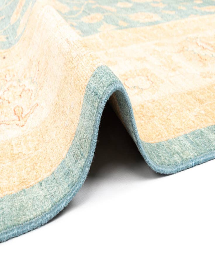 Detail image of 12' 10 x 16' 8 Kaizar Wool Rug