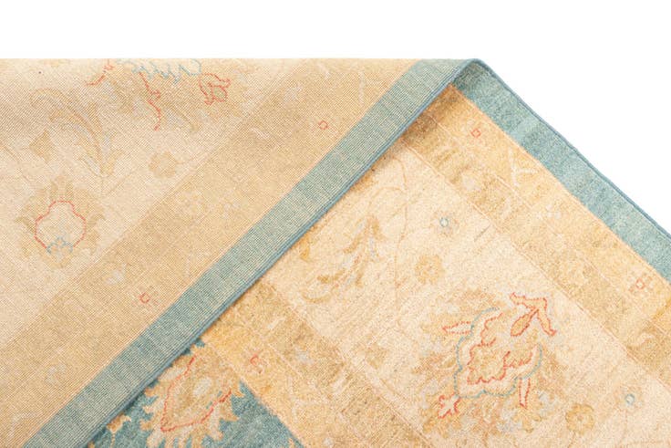 Detail image of 12' 10 x 16' 8 Kaizar Wool Rug