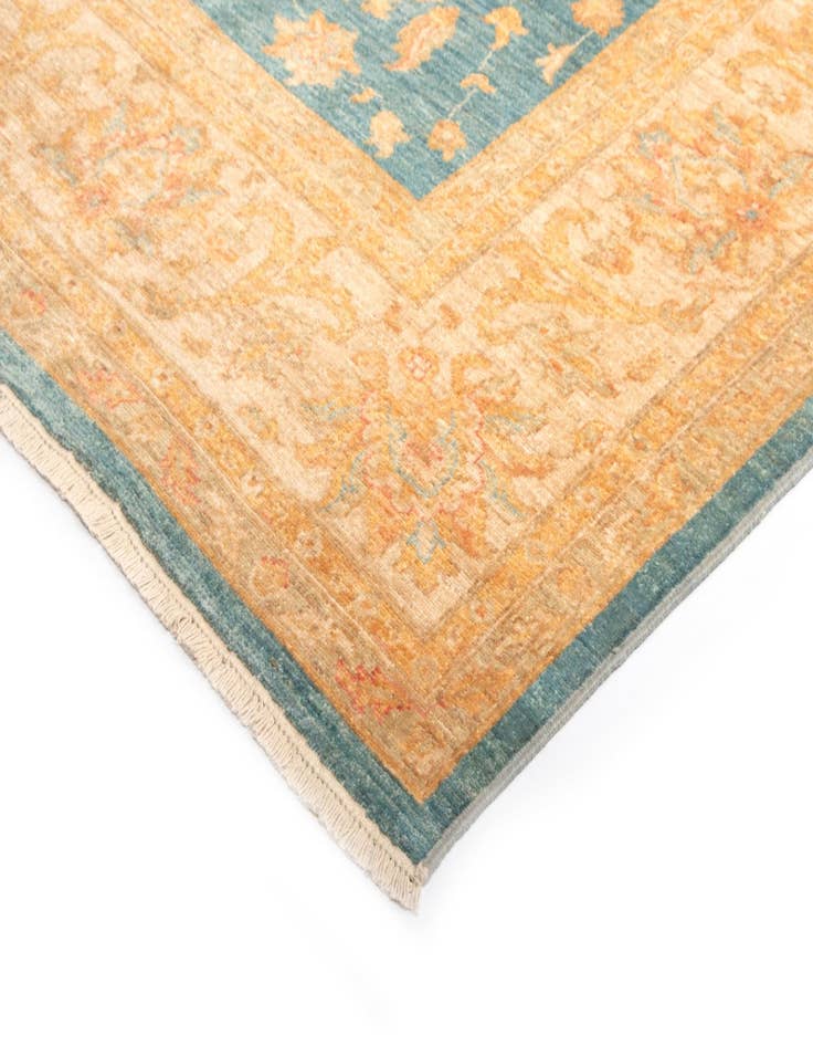 Detail image of 8' 4 x 9' 10 Kaizar Wool Rug