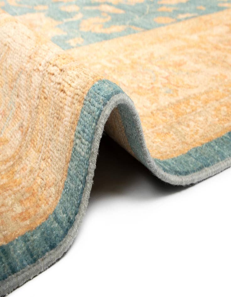 Detail image of 8' 4 x 9' 10 Kaizar Wool Rug