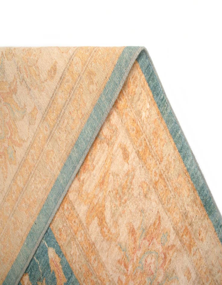 Detail image of 8' 4 x 9' 10 Kaizar Wool Rug