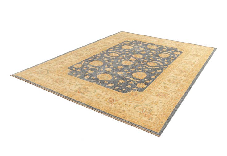 Detail image of 8' 2 x 11' 1 Kaizar Wool Rug