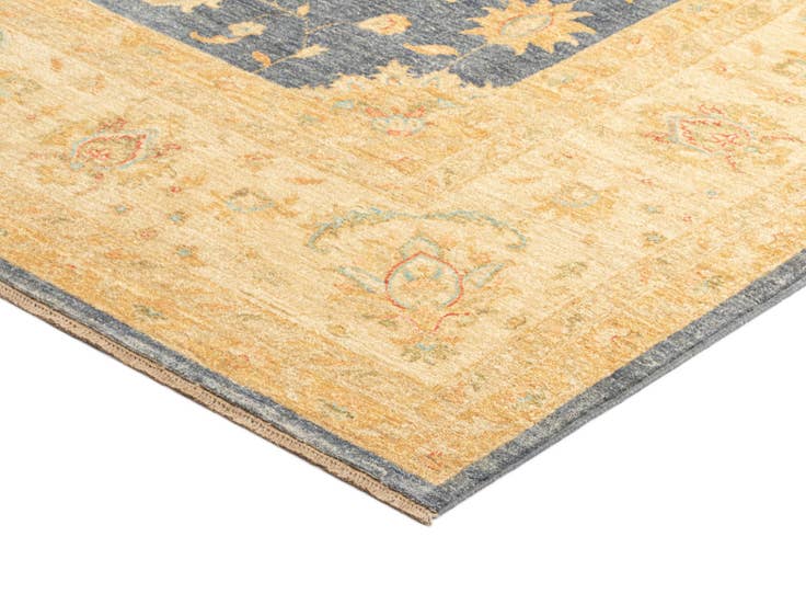 Detail image of 8' 2 x 11' 1 Kaizar Wool Rug