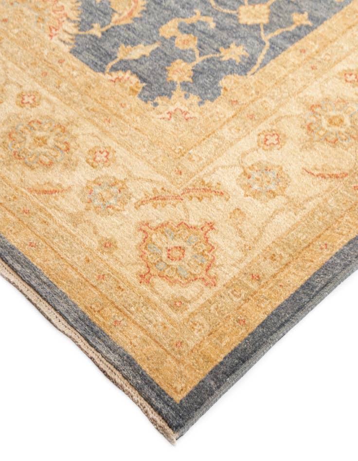 Detail image of 8' 8 x 12' 5 Kaizar Wool Rug