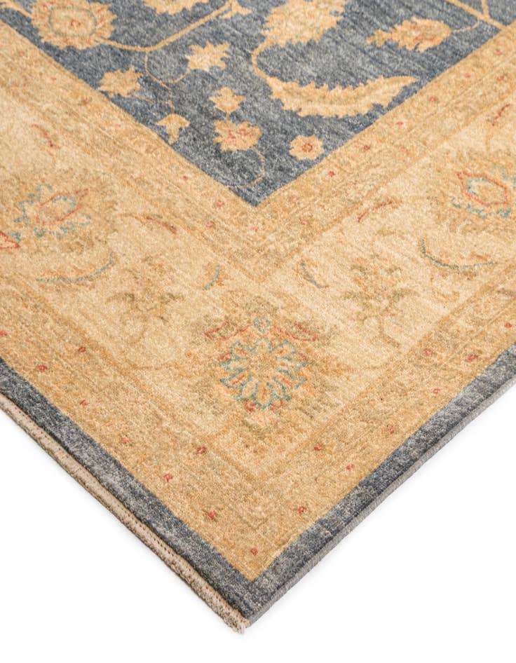 Detail image of 8' 10 x 12' 4 Kaizar Wool Rug