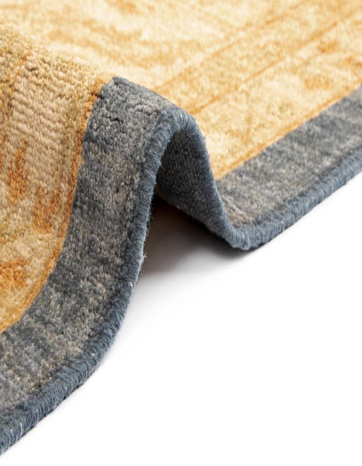 Detail image of 9' 1 x 12' Kaizar Wool Rug