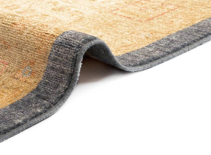 Detail image of 9' 10 x 12' 11 Kaizar Wool Rug