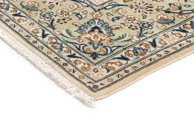 Detail image of 6' 6 x 9' 6 Kashan Wool Rug