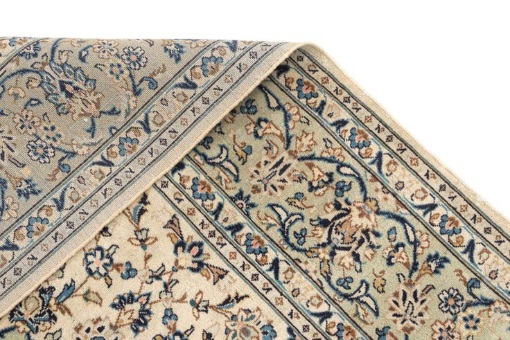 Detail image of 6' 6 x 9' 6 Kashan Wool Rug