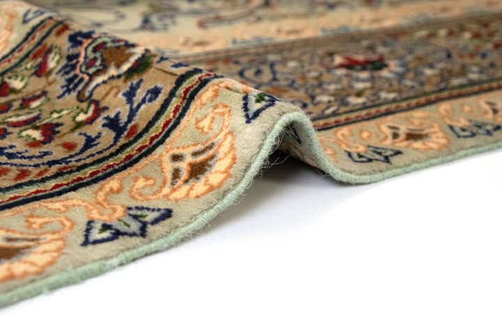 6' 6 x 10' Hand Knotted Kashan Persian Rug