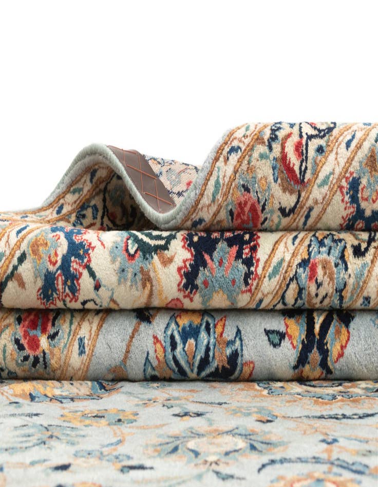 Detail image of 10' 5 x 13' 11 Kashan Rug